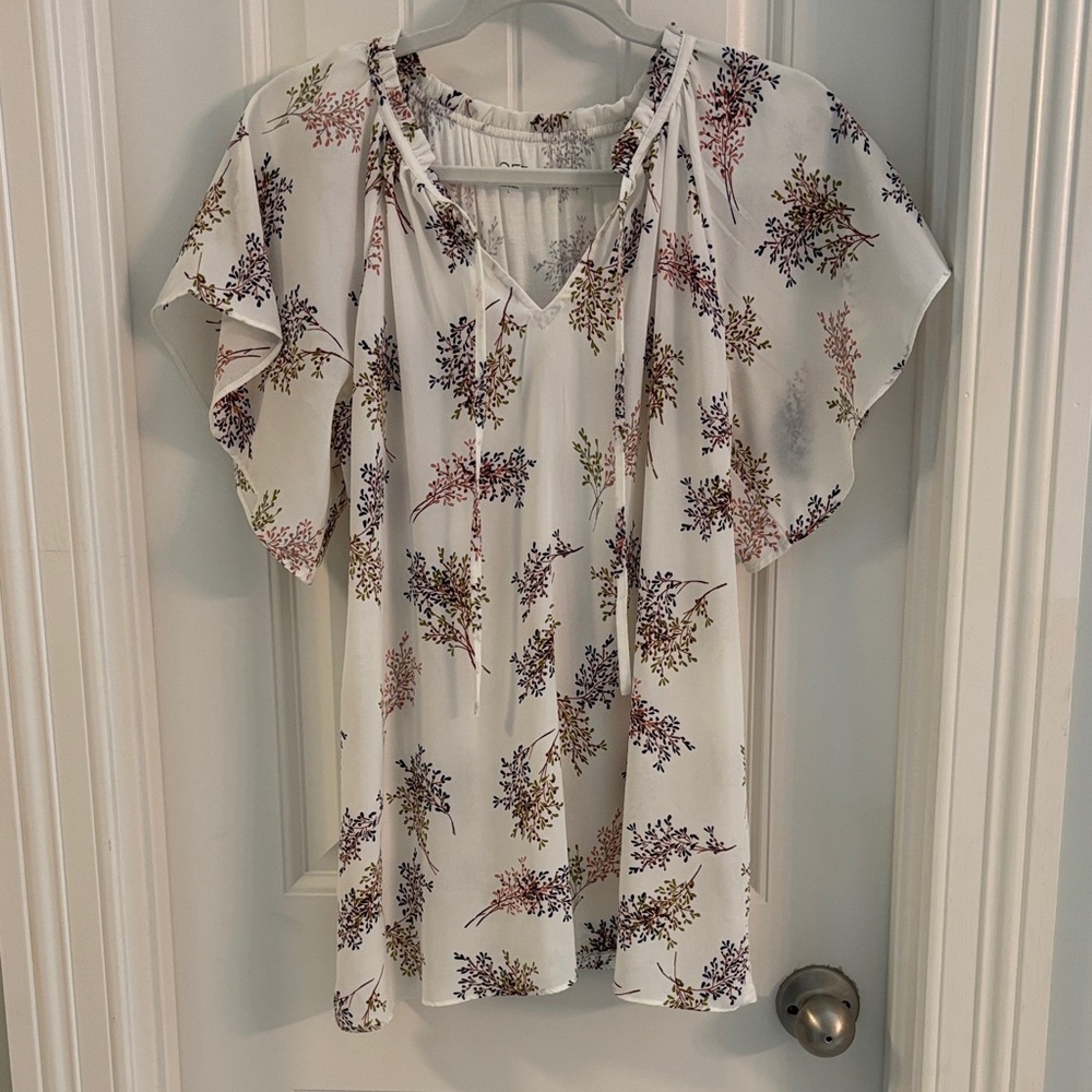 LOFT Cream Floral Tie-Front Flutter Sleeve Blouse